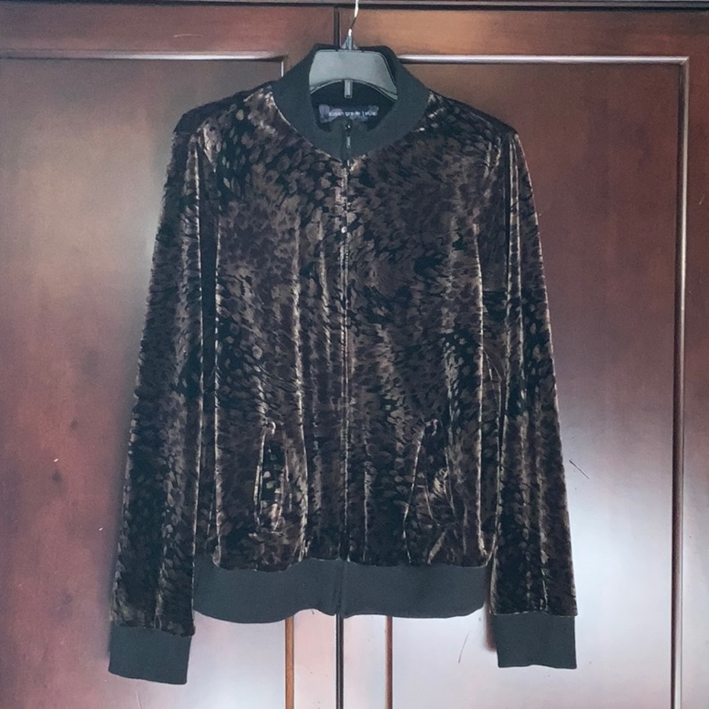 Susan Graver bomber style printed jacket size small
